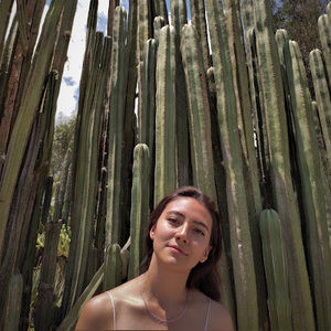 Meet your Posher, Daniela